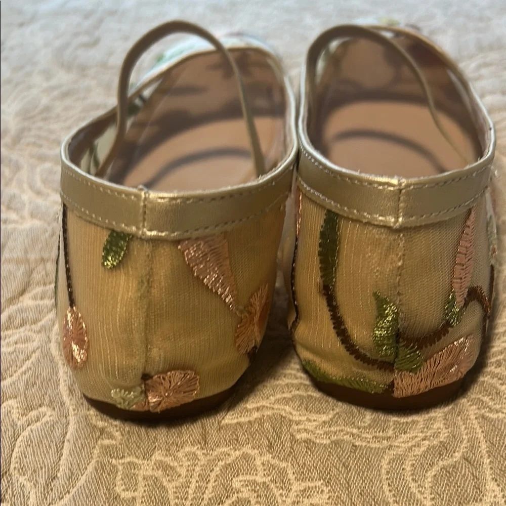 Floral Embroidered Ballet Flats - Picture 3 of 3